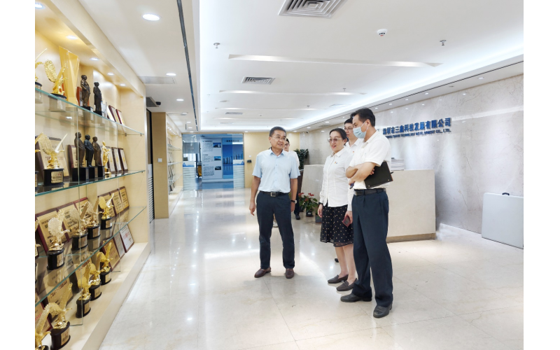 省纪委监委驻省发展控股有限公司 纪检监察组副组长黄叶军到海南发展调研