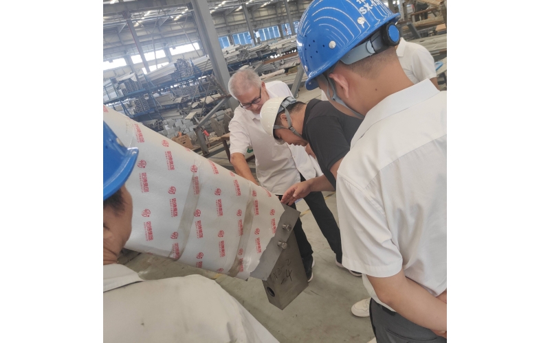 安全生产，党员先行，五一假期各党员干部奋战一线，抢进度保交付！